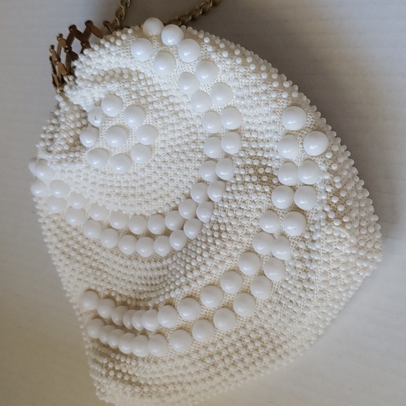 Hand Bag Faux Pearls Clutch Mini Bag in Cream - Picture 3 of 17